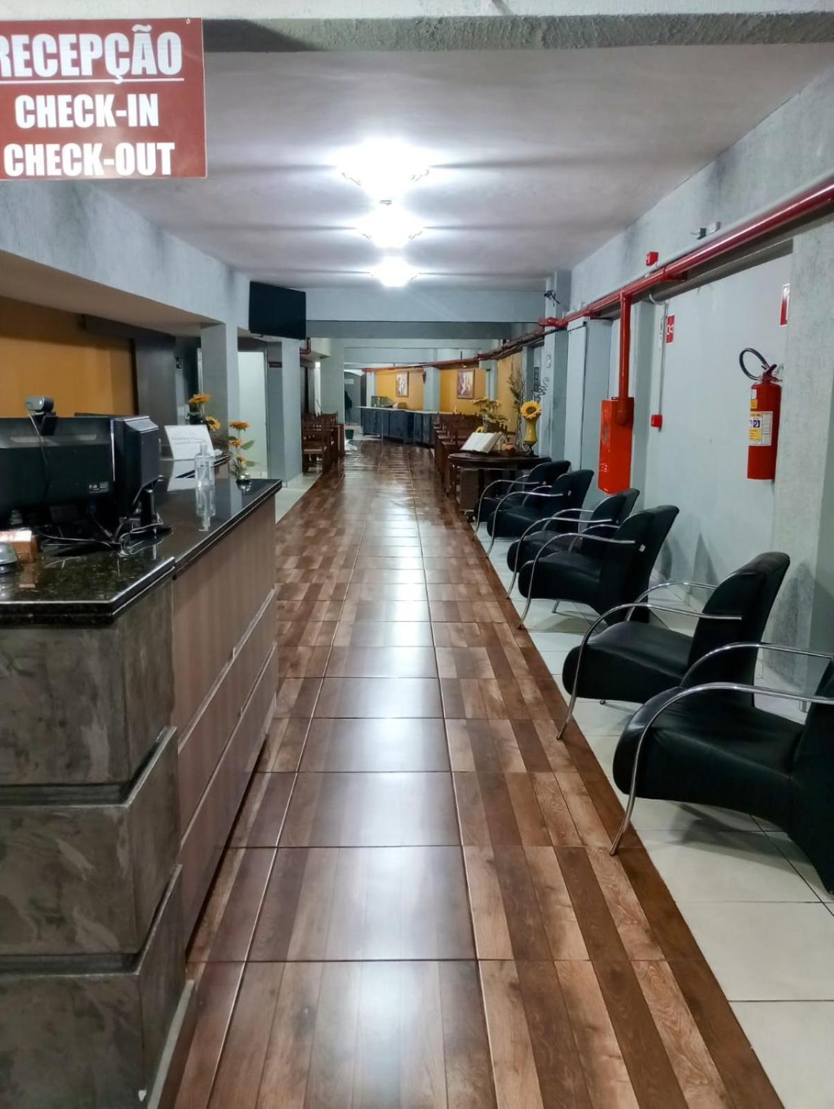 Calabreza Hotel E Restaurante 特雷斯科拉松伊斯 外观 照片